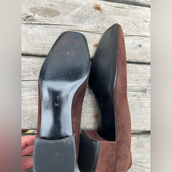 Bally Brown Suede With Gold Buckel Loafers
Size 7 - Picture 3 of 10